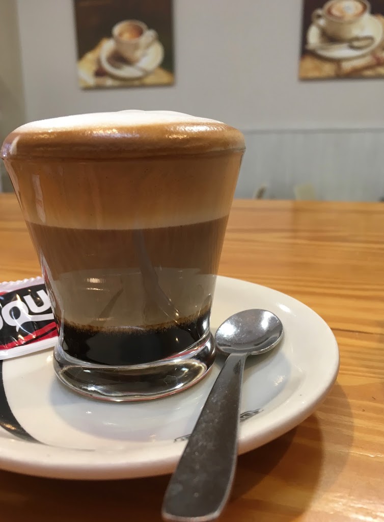 Despatx de Pa i Cafe Rebeca — Comida y bebida