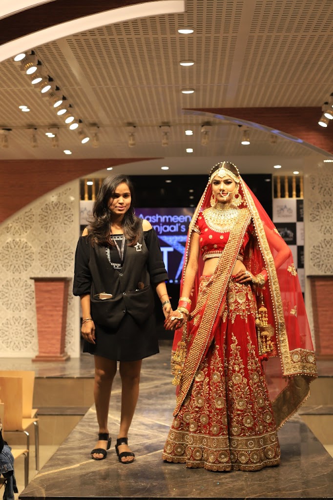 Scissors Style Unisex Salon