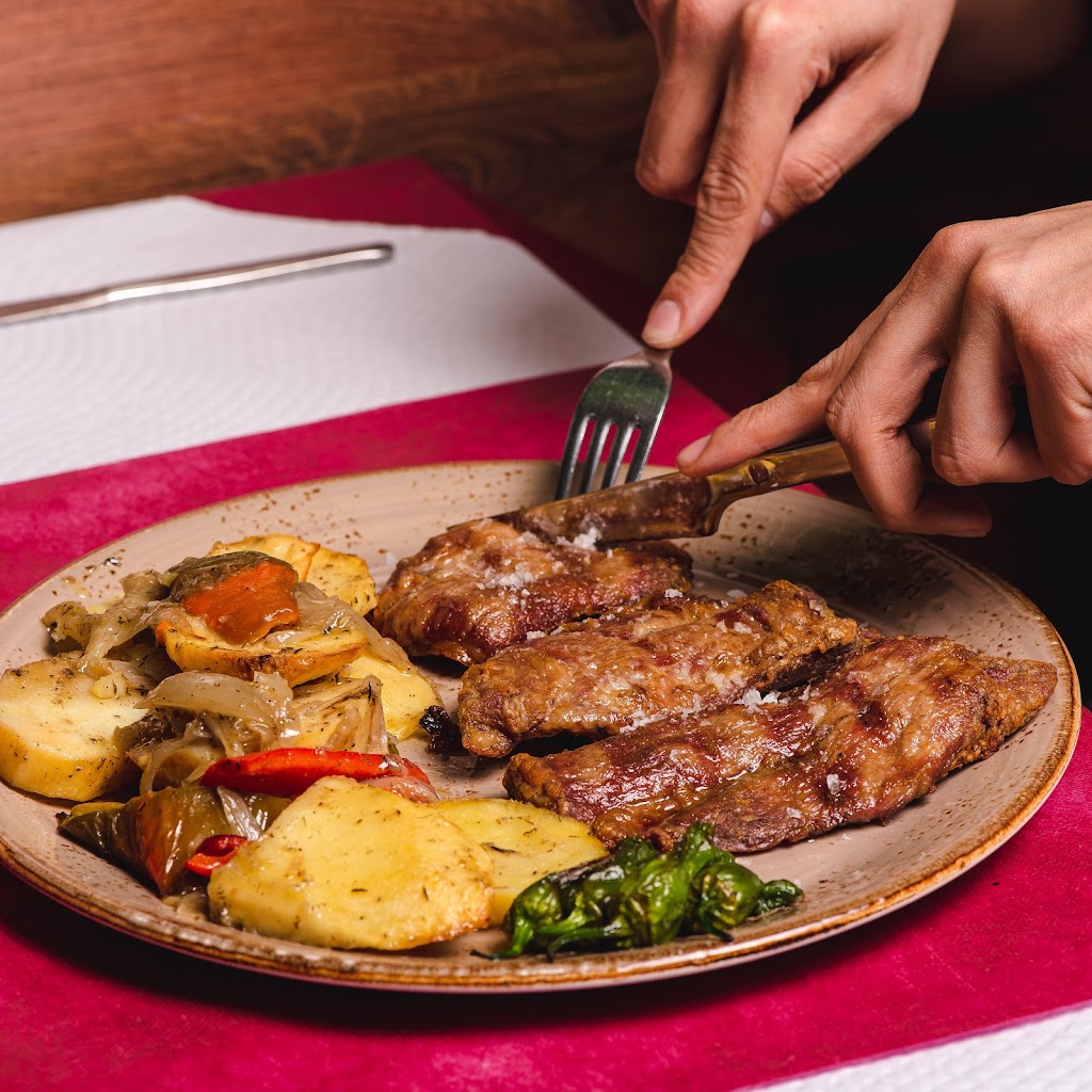 El Luga de Fuengirola — Comida y bebida