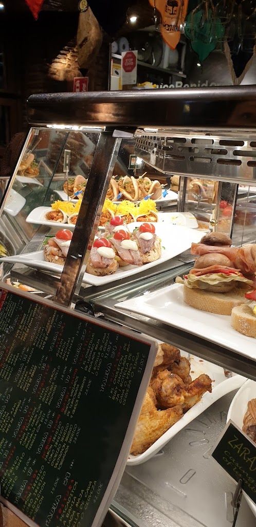 Bar Nou 4 Hermanos — Comida y bebida