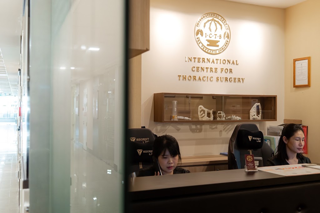 Dr. International Centre for Thoracic Surgery - Robotic Lung Surgery | Lung Cancer Treatment Singapore