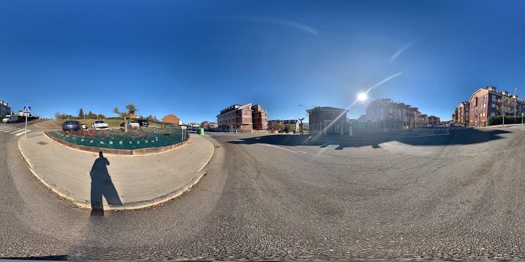 Aparcamiento Exterior Casa de Asturias — Street View y 360deg