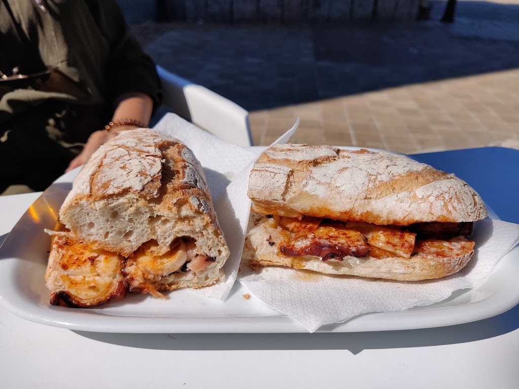 Bodegon Castelao — Comida y bebida