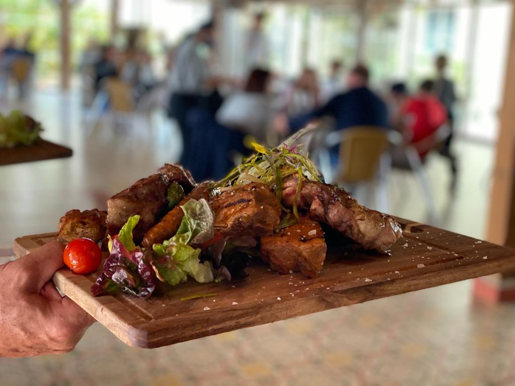 Restaurante El Bosque Animado Guardamar — Comida y bebida