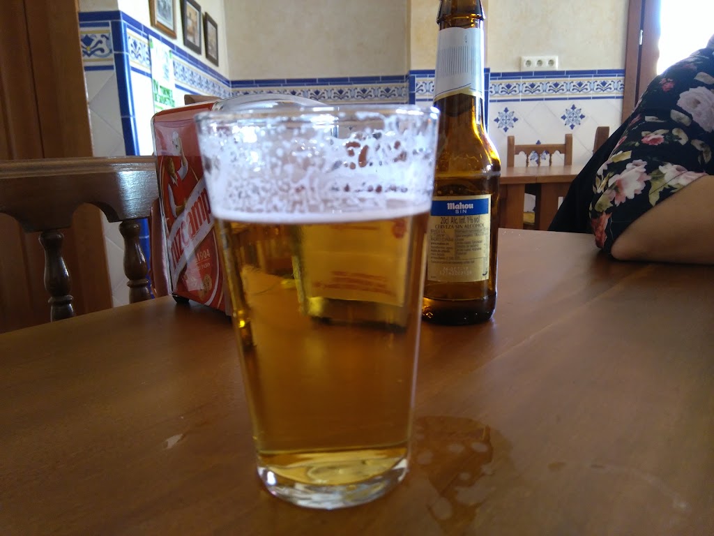 Bar Casa Emilio Malojo — Comida y bebida