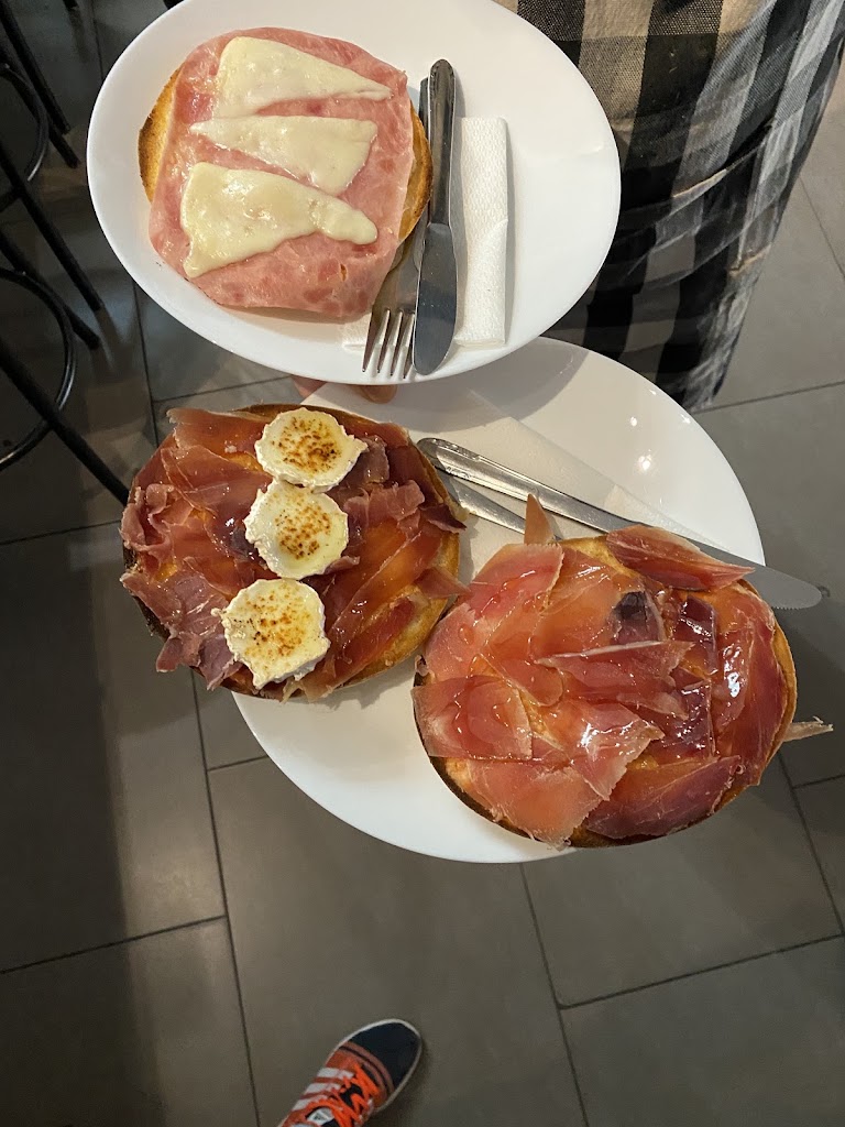 Bar El Atrio — Comida y bebida