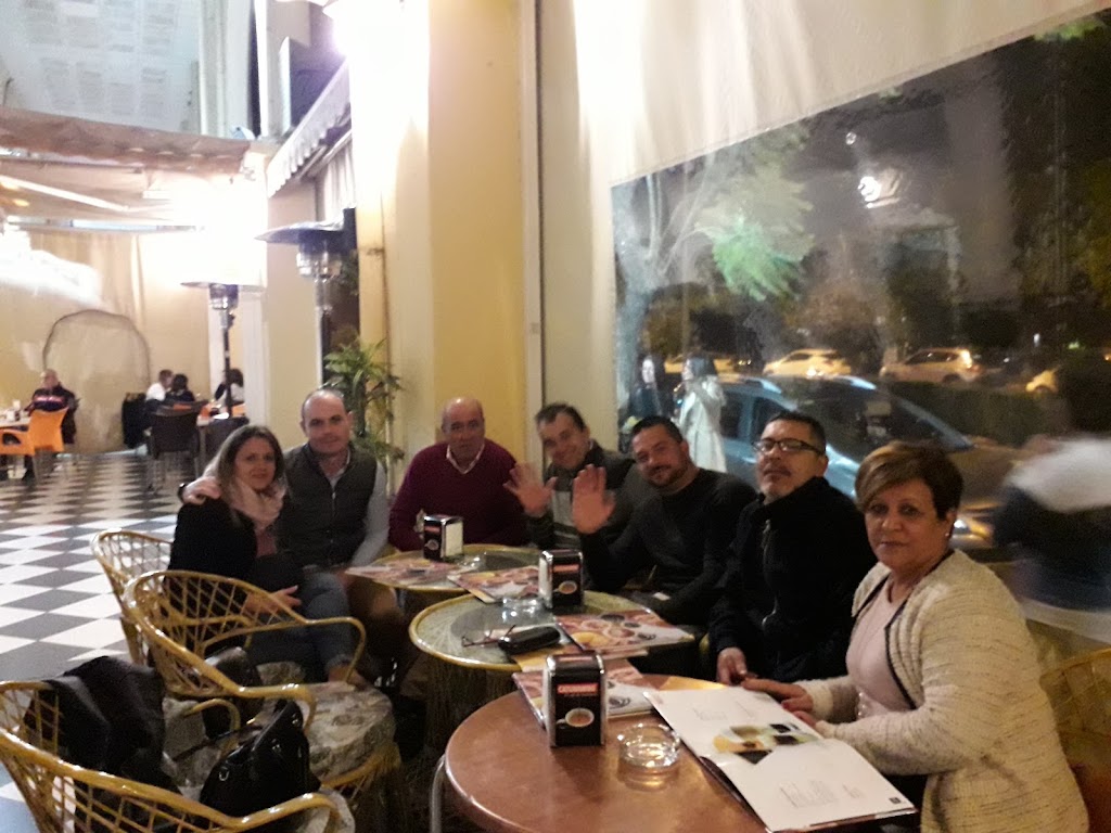 Alfredo Cafe Copas — Ambiente