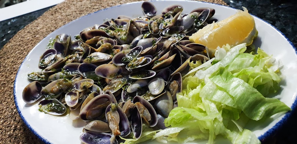 Bar Calpe. — Comida y bebida