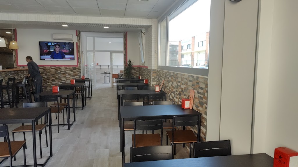 Bar restaurant bon profit — Ambiente