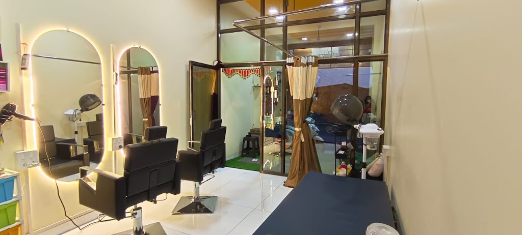 Sakshi Makeover Parlour Accademy