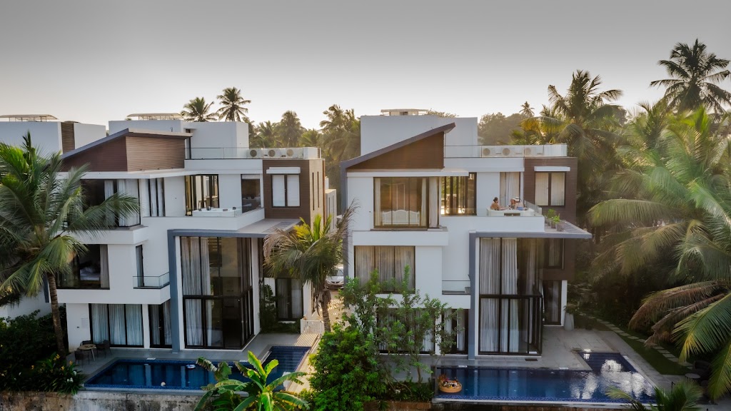 Stayvilmaris Spacious Luxury Private Villa With Pool And Garden In North Goa