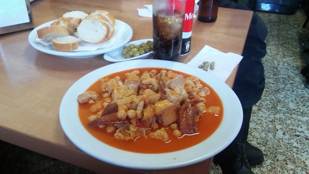 Bar Triangle — Comida y bebida