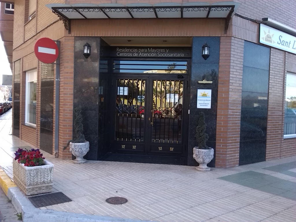 Residencia Madrigal — Exterior