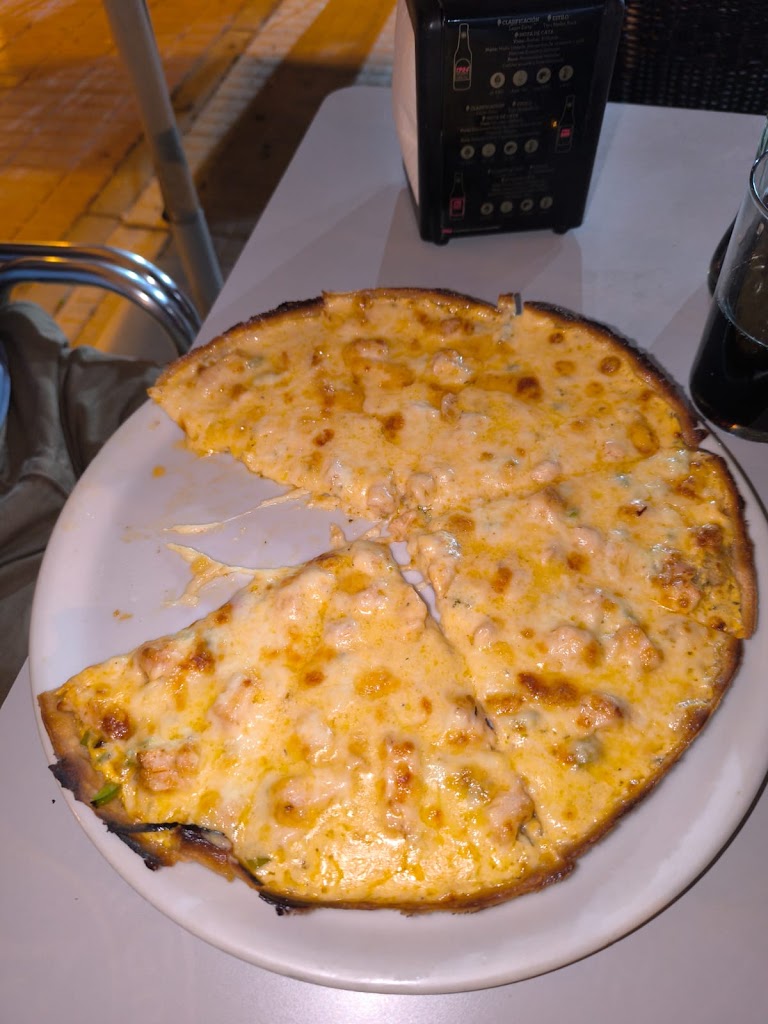 Pizzeria Daylos — Pizza