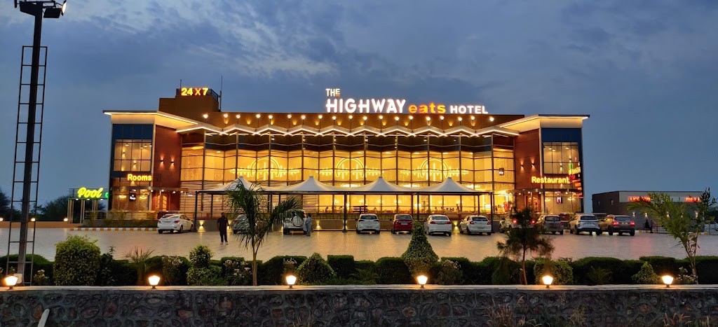 The Highway Eats Best Hotel In Vadodara Best Fine Dine Restaurant In Vadodara Best Poolside Party Plot In Vadodara