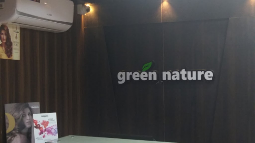 Green Nature Unisex Hair Style Salon