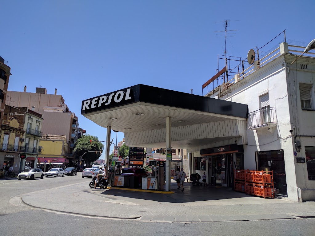 Estacion de Servicio Repsol — Surtidor de combustible
