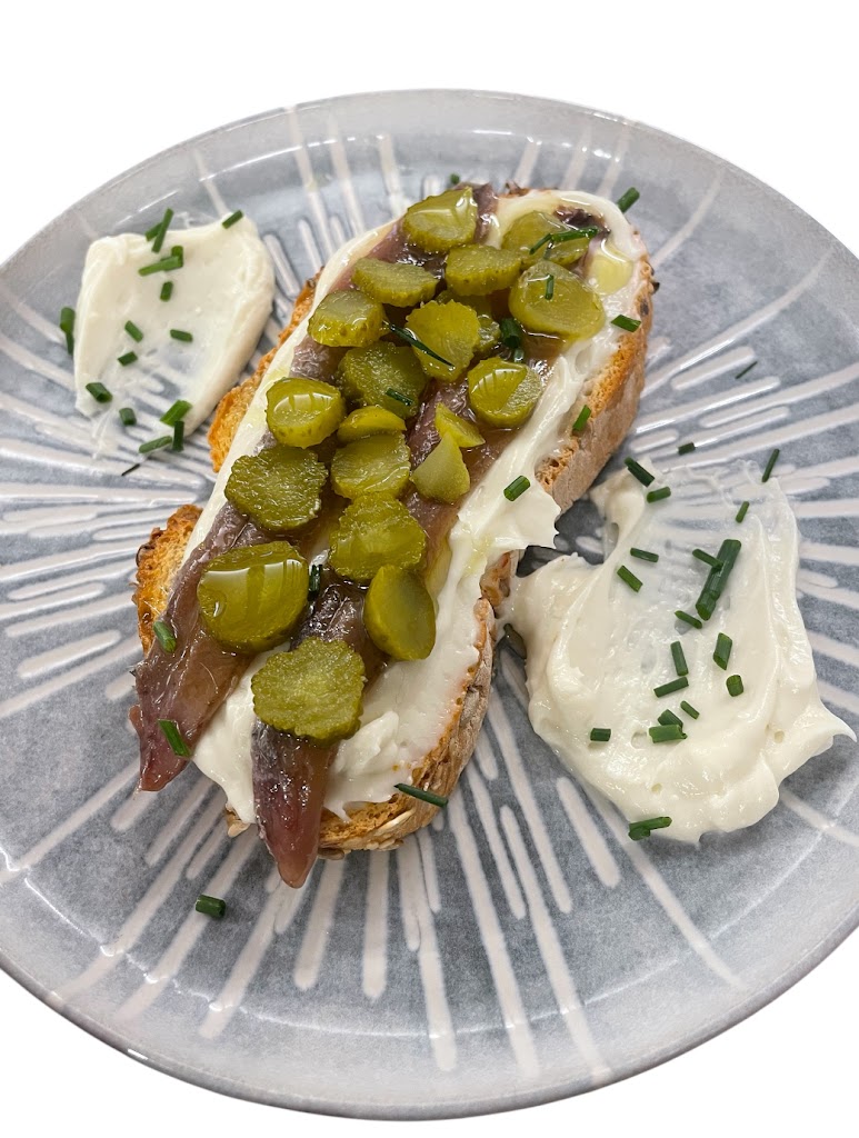 Venta-Restaurante LA VINA. — Comida y bebida