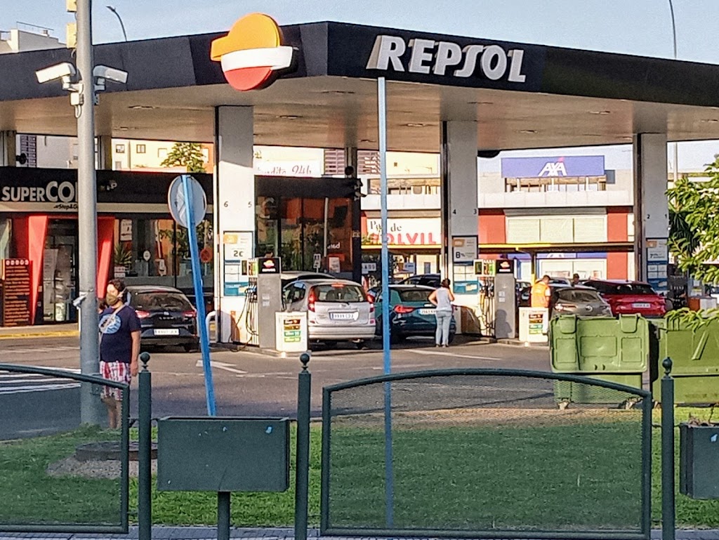 Estacion de Servicio Repsol — Exterior