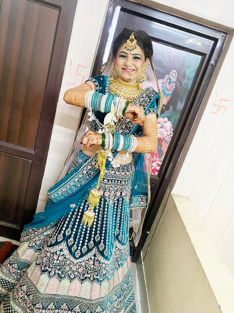 Style Beauty Unisex Hair Saloon