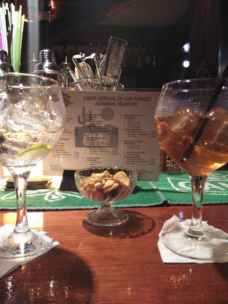 Cocteleria El Paso Cafe & Bar.. . — Carta