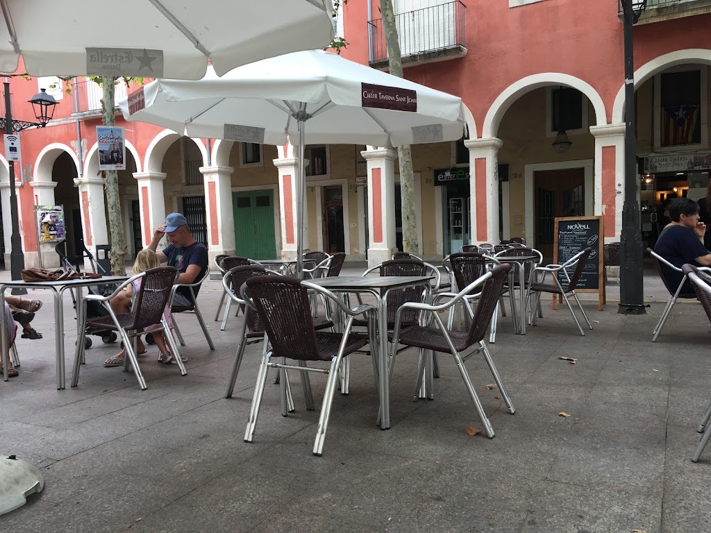 Celler Taverna Sant Joan — Ambiente