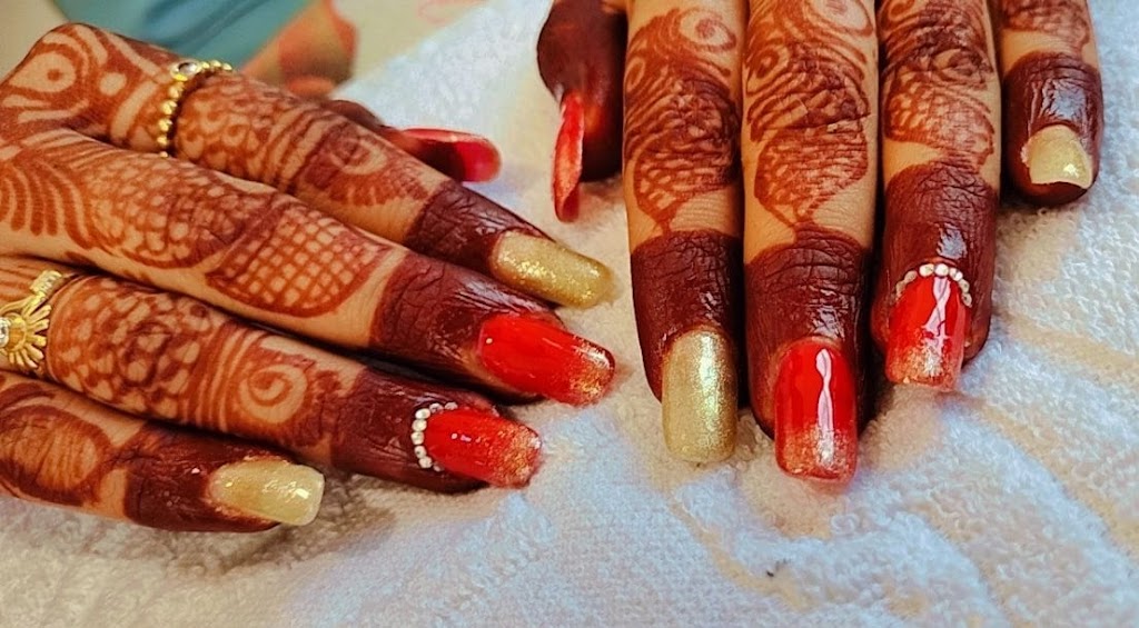 Glamour Touch Nail Extensions Art