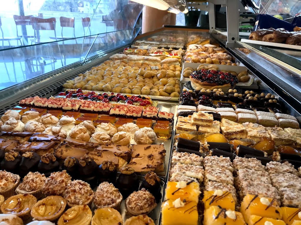 Heladeria Pasteleria Italia — Ambiente
