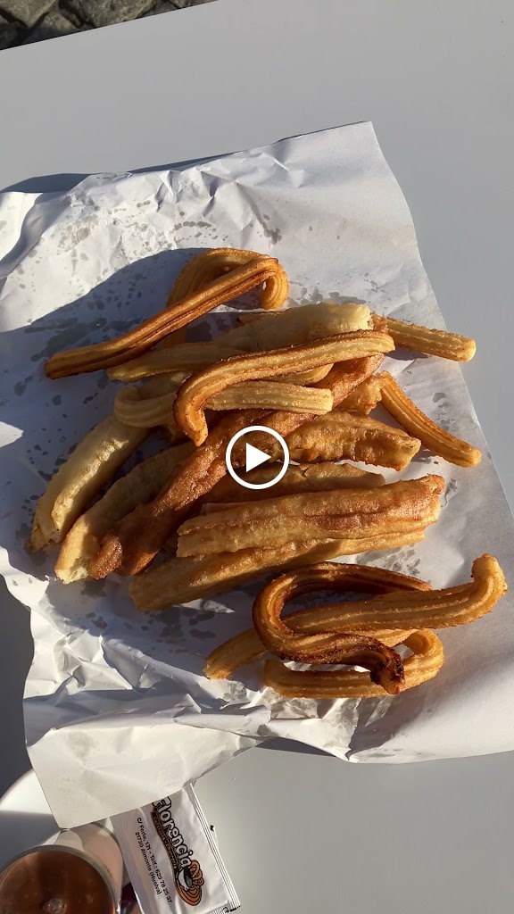 Cafeteria churreria Florencia — Videos