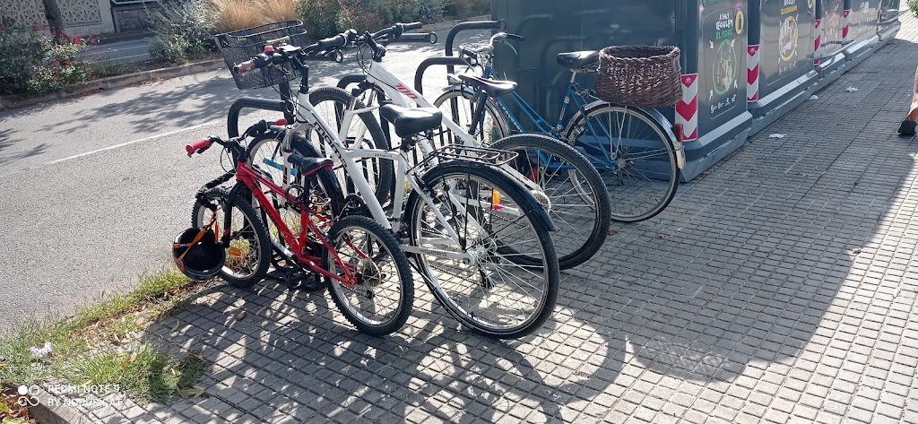 [P] Zona d'aparcament reservada per a motos (CAP Salt 2)