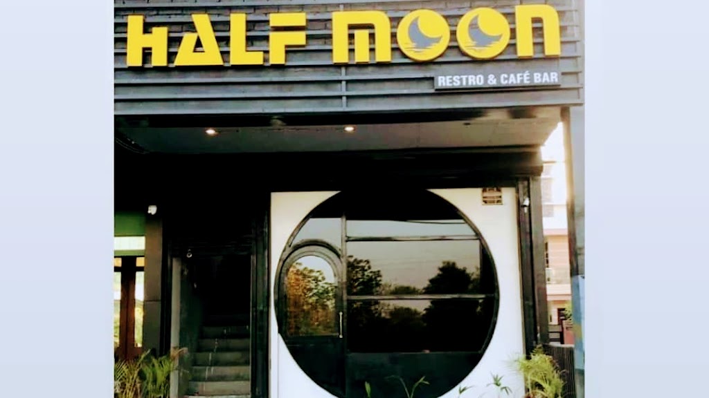 Half Moon Restro Cafe Bar