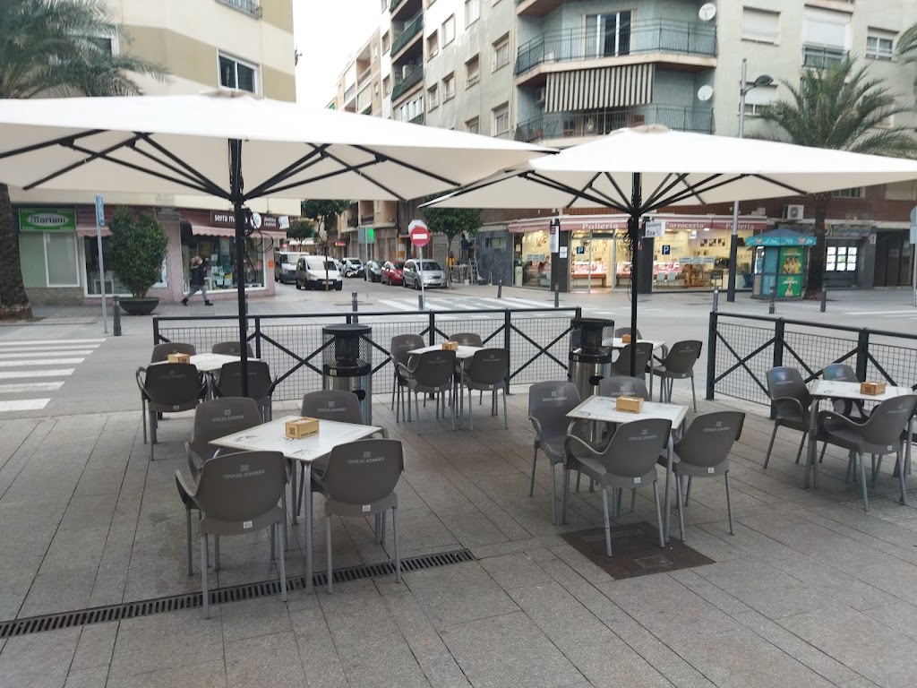 Cafeteria Cerveceria El Paso — Ambiente