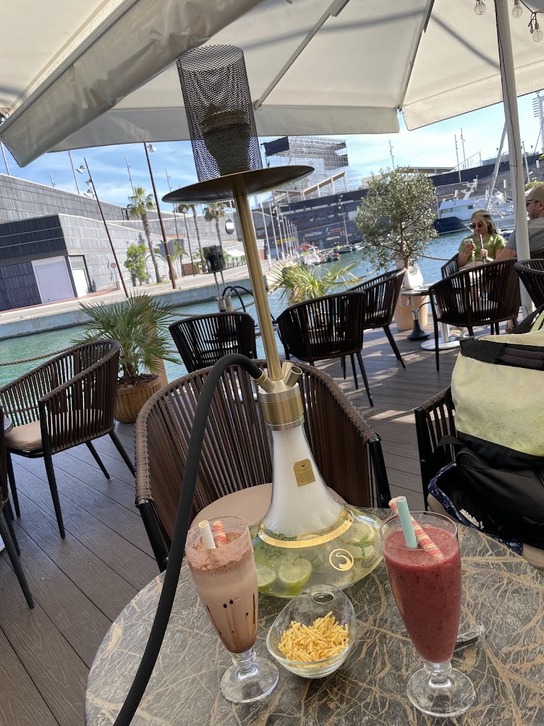 Fumee Shisha Lounge & Cocktail bar Barcelona — Comida y bebida