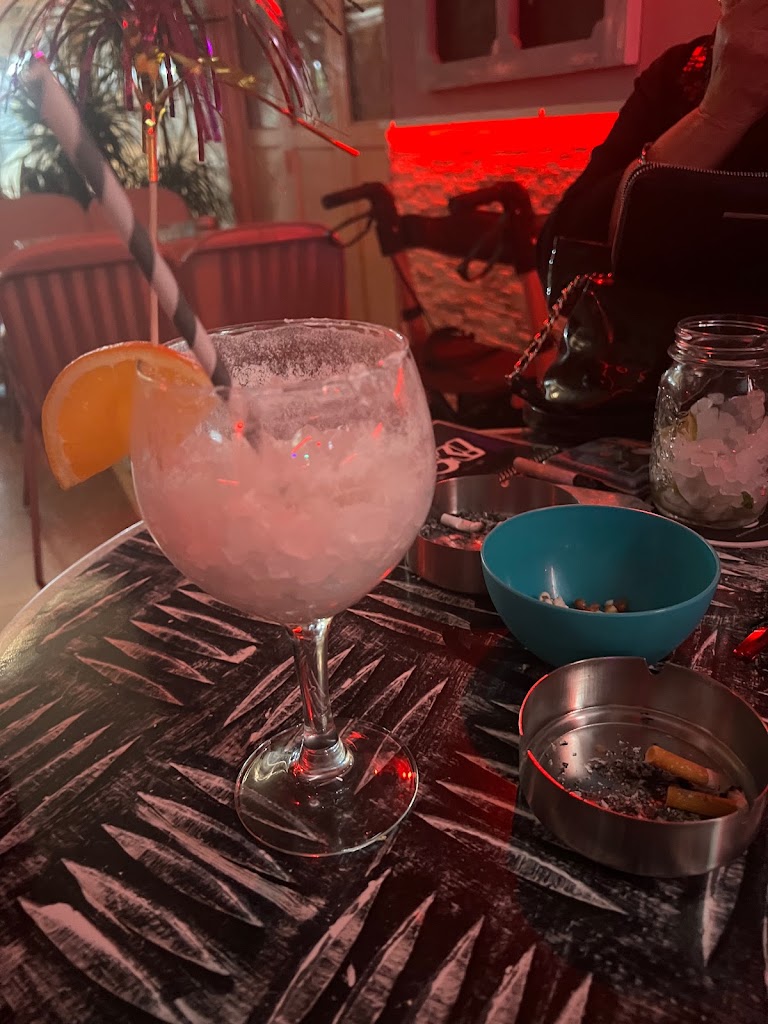 Bar Comeback! — Comida y bebida