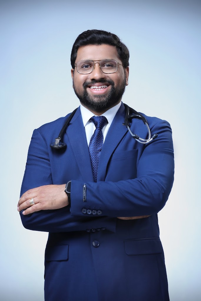 Dr. Dr Santosh Chikkodi Best Cardiologist Near Me Rotary Circle Bagalkot