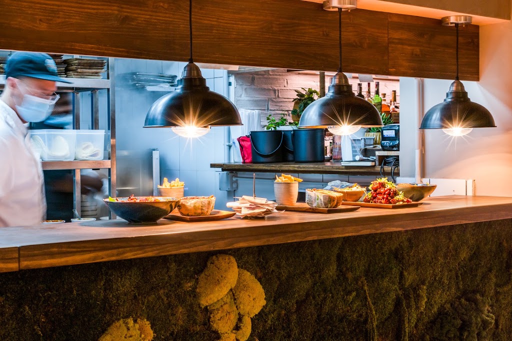 Smallworld Cafe Marbella — Ambiente