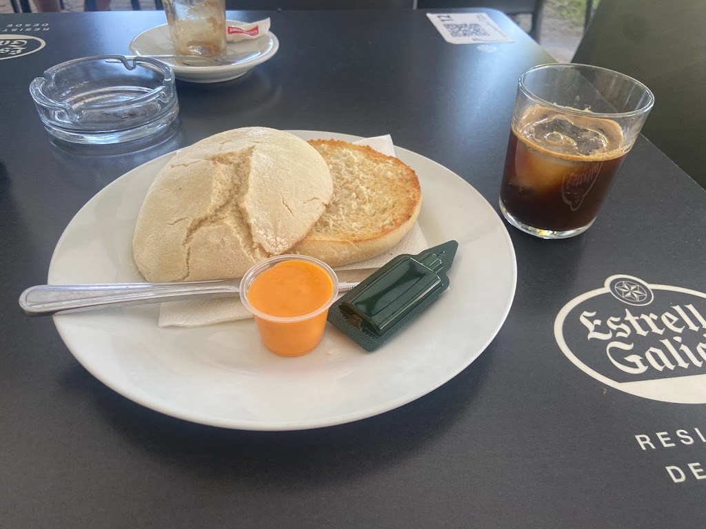 Bar "El Ultimo" — Comida y bebida
