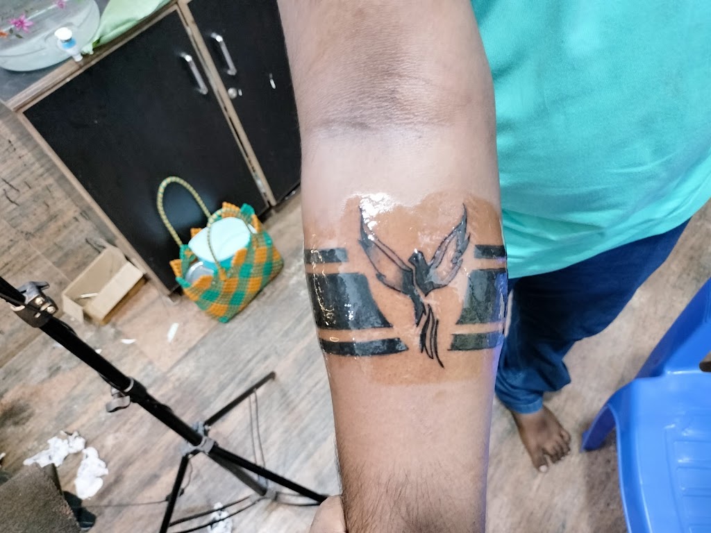 Goodlook Saloon Tatoos