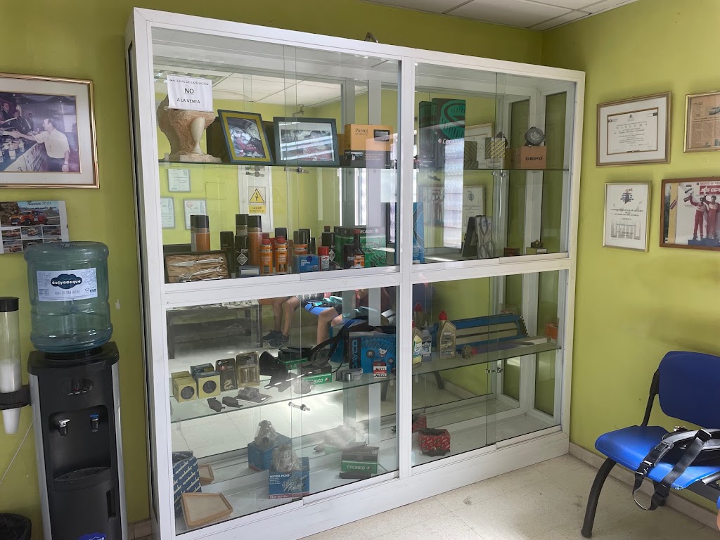 Meygo Sport - Taller de Mecanica en Arinaga — Interior