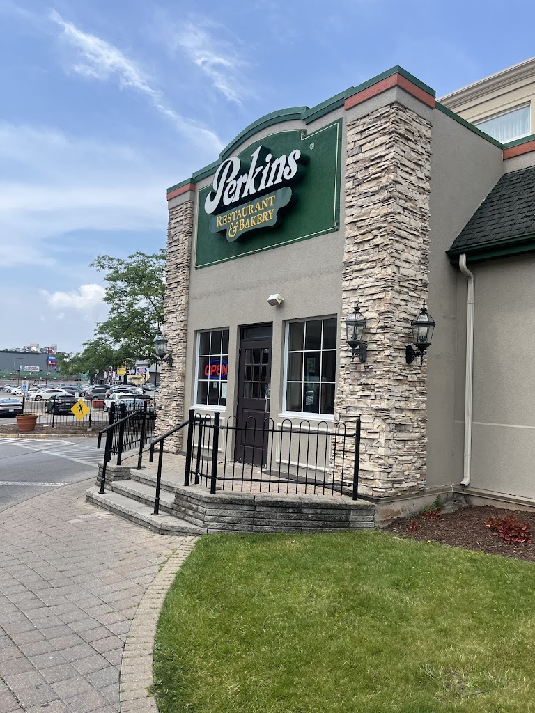 Perkins American Food Co. in Niagara-Falls