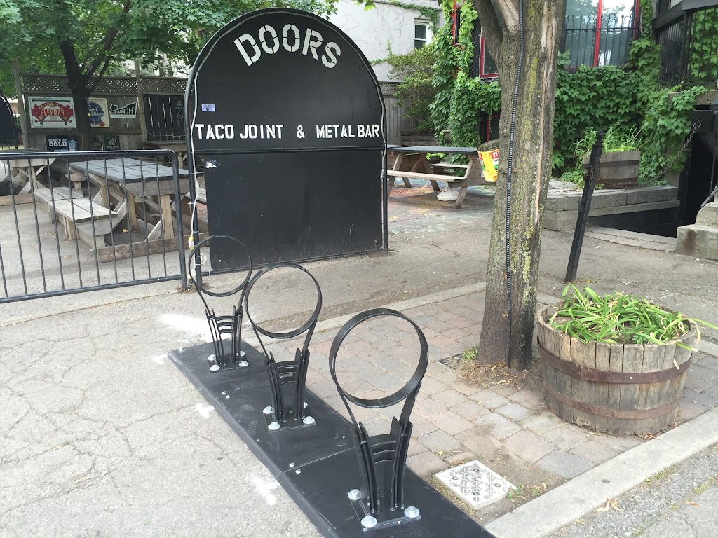 Doors Pub: Taco Joint & Metal Bar