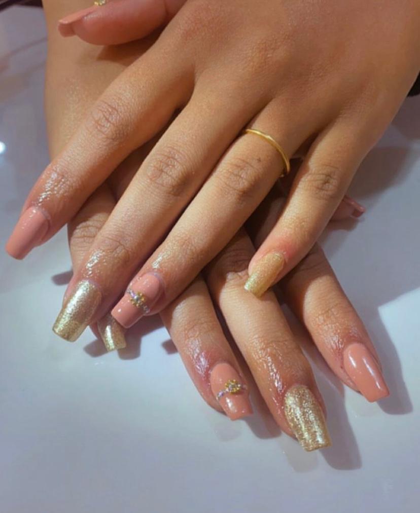 Glam Nails With Antika