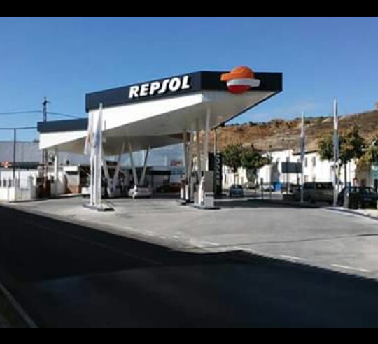 Estacion de Servicio Repsol — Exterior