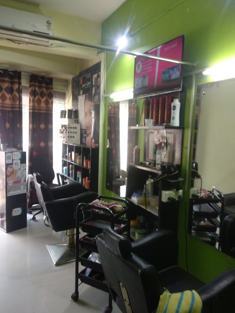 Smart Glam Family Saloon