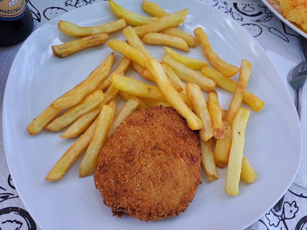 Cafeteria Pola's Parrilla — Comida y bebida