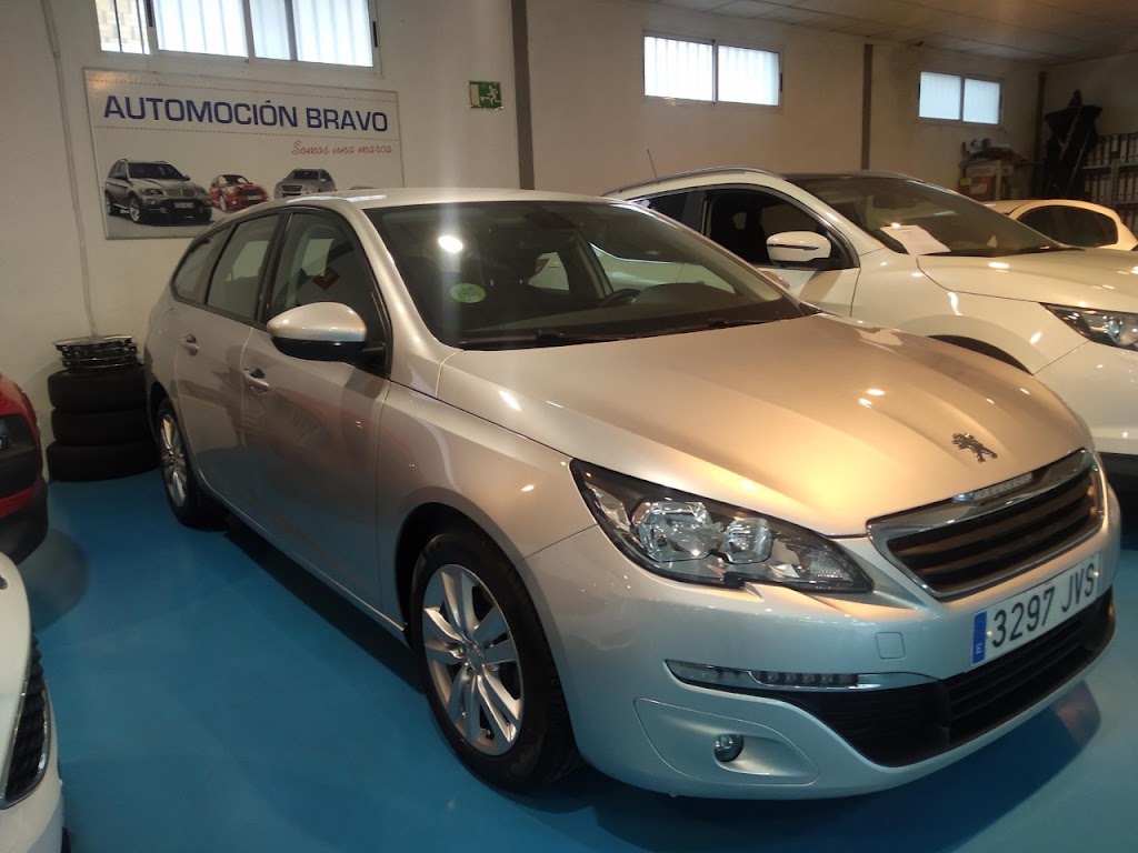 Lopez y Bravo Inversiones S.L. — Hatchback