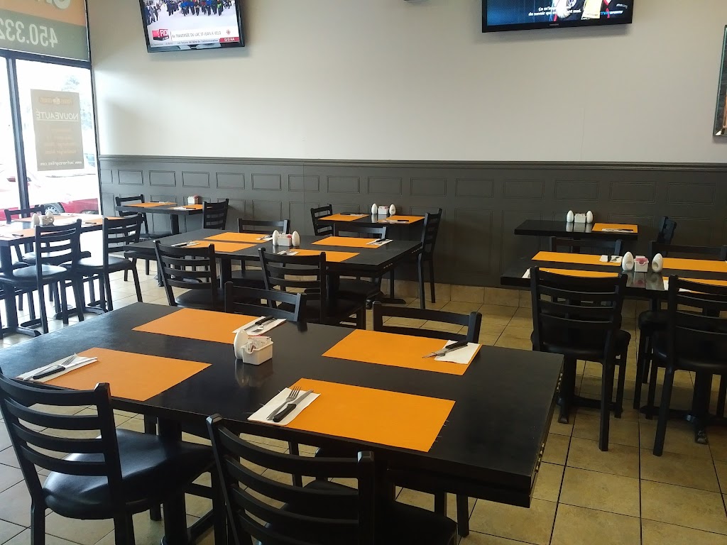 Les Frères Grillés in Longueuil