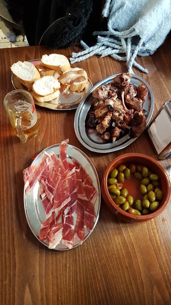 Churreria Bar Roberto — Comida y bebida