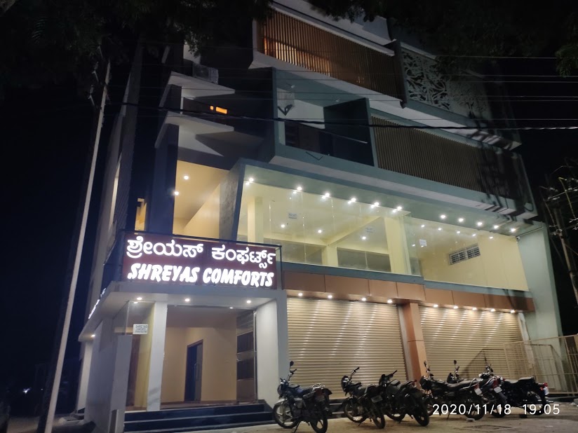 Shreyas Comforts Lodging