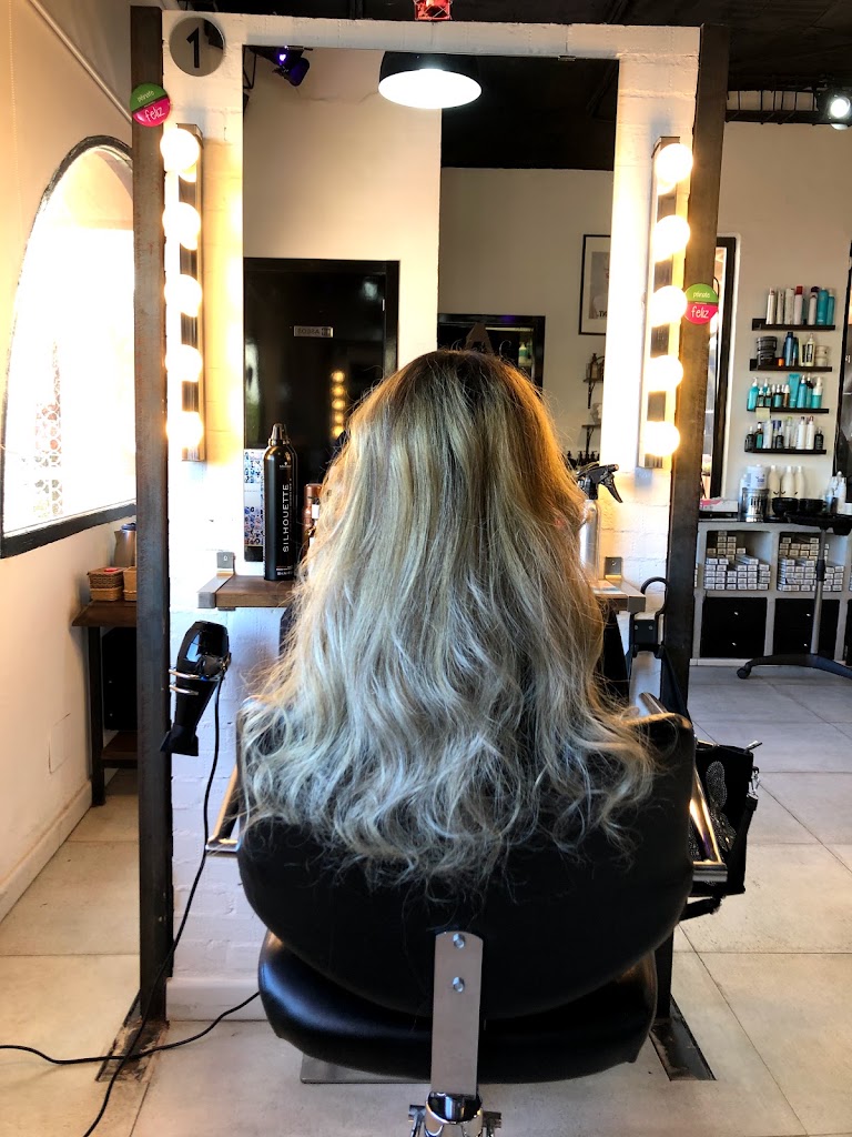 CAMERINOS PELUQUERIA / CENTRO DE BELLEZA — Peinado